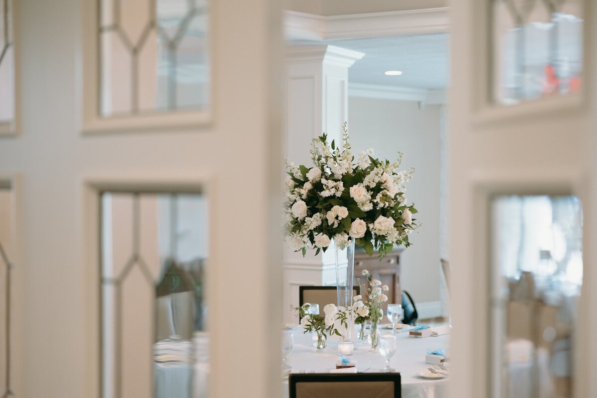 sloan-daniel-wichita-country-club-wedding-teasers-41