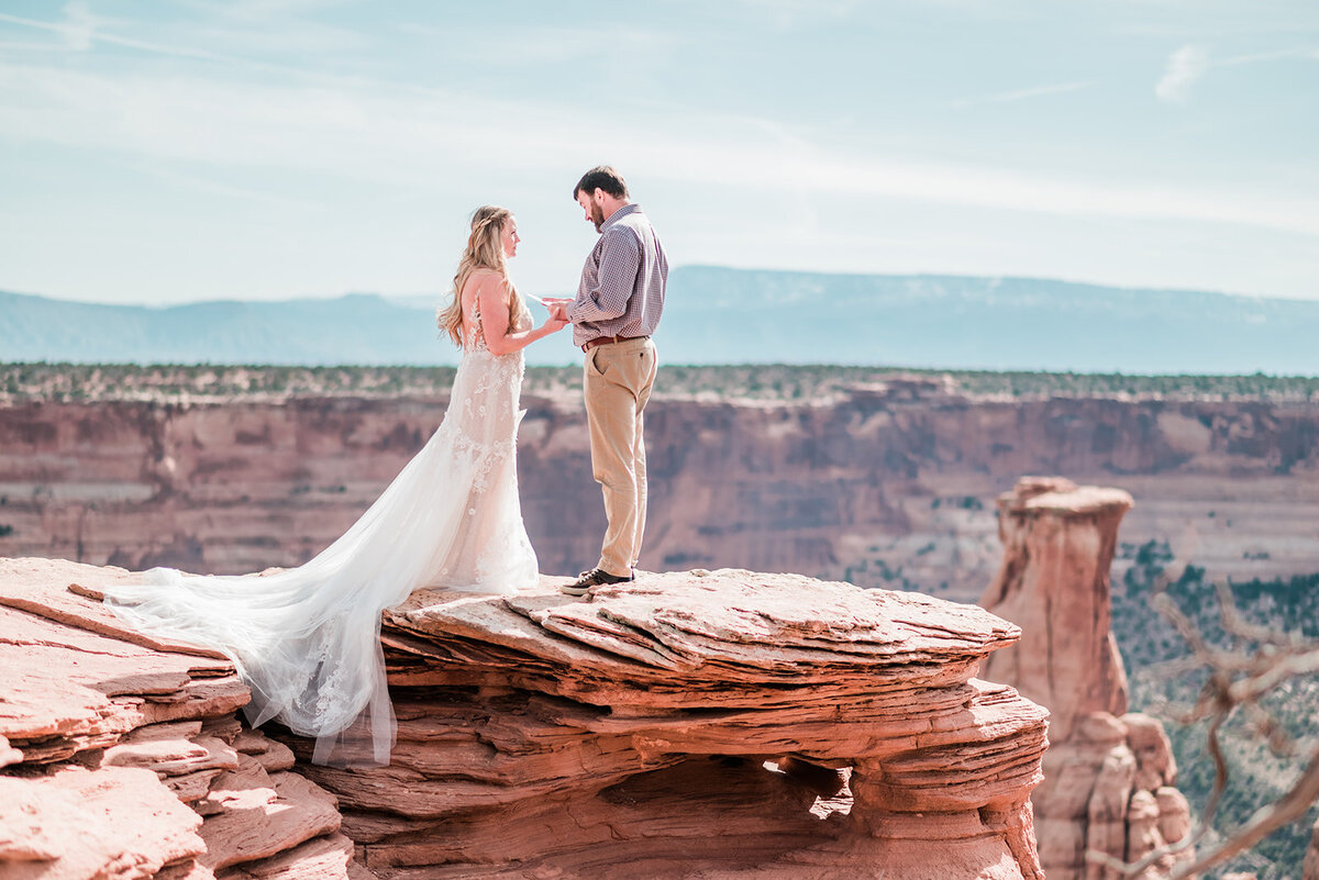 colorado-national-monument-elopement-grand-view_0024