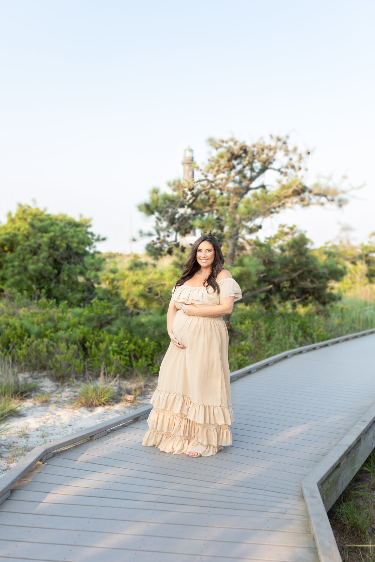 Pregnant-Mom-wood-path-Lighthouse