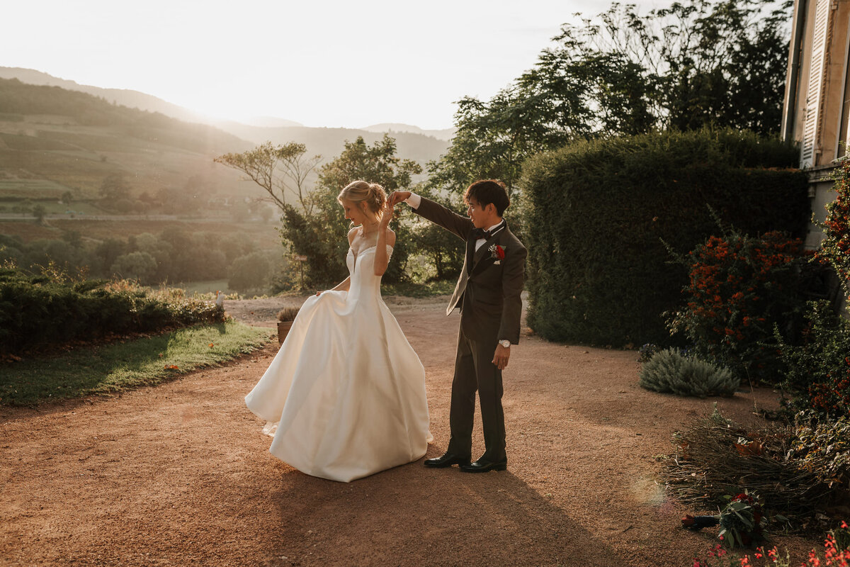 couple-mariage-hauteur-vignes-beaujolais