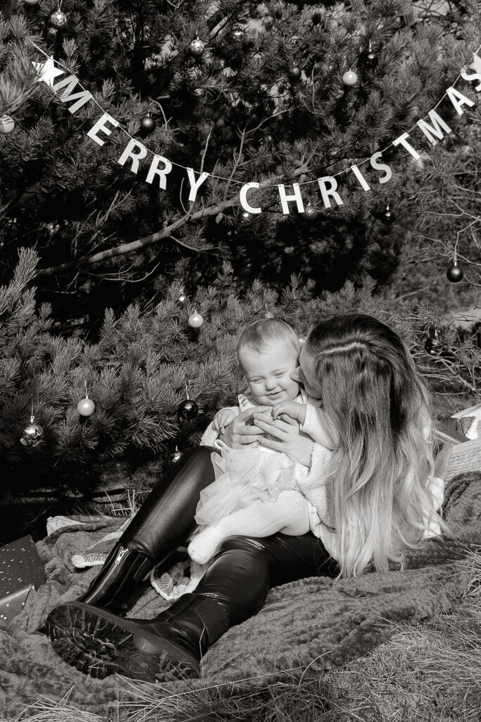 Christmas Mini photoshoot - Goyt Valley, High Peak - Nostalgia photography (21)