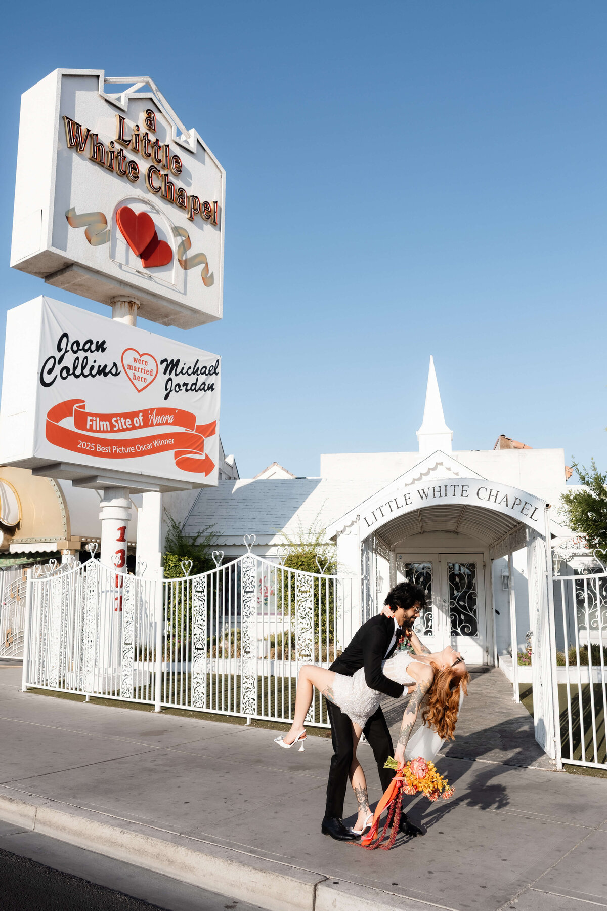 59riskyexposure_hayley-vikram_las-vegas-elopement-photography