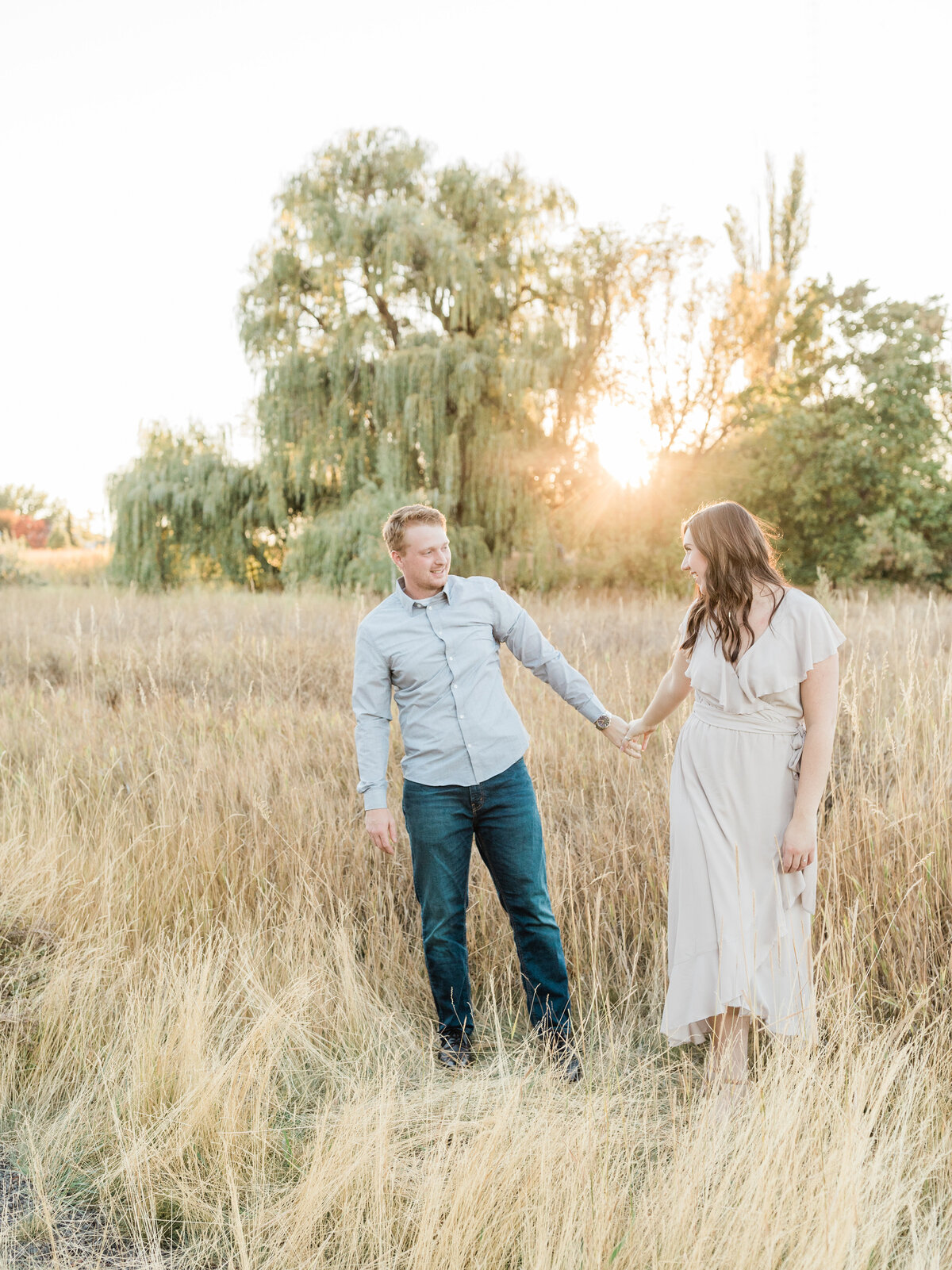 Engagement-Session-fall-goldenhour-spokane.jpeg