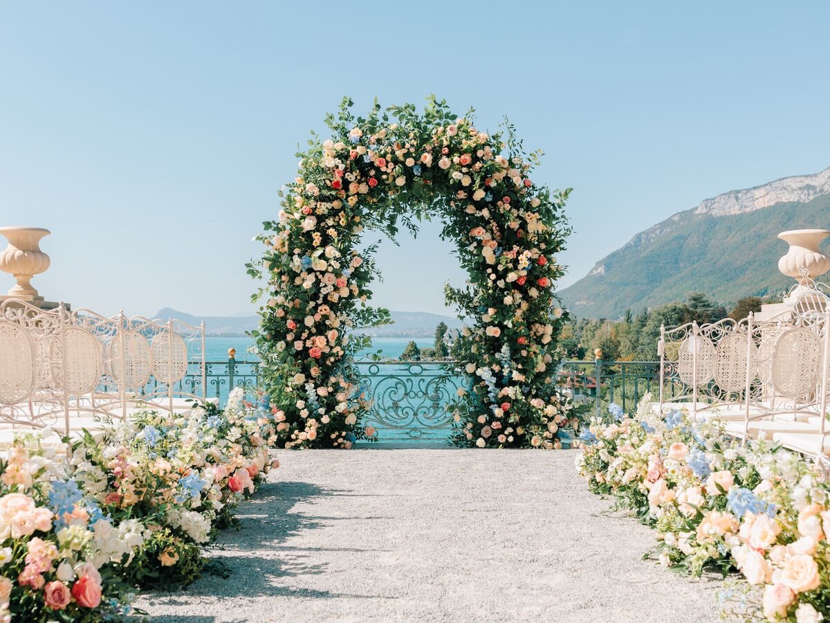 floral-arch-with-view-of-lake-annecy1