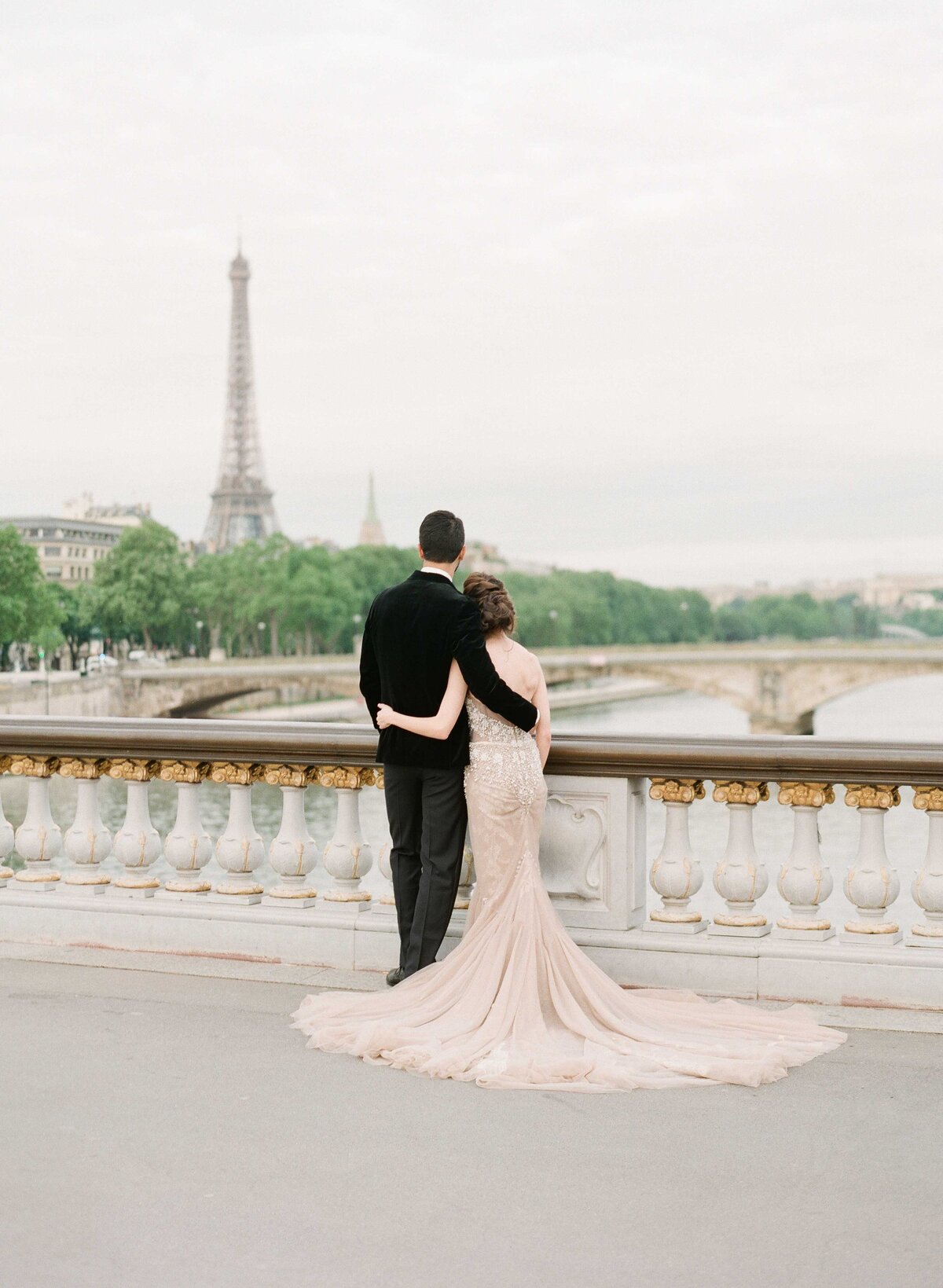 32-Paris-Wedding-Eiffel-Tower-Alexandra-Vonk-Photography
