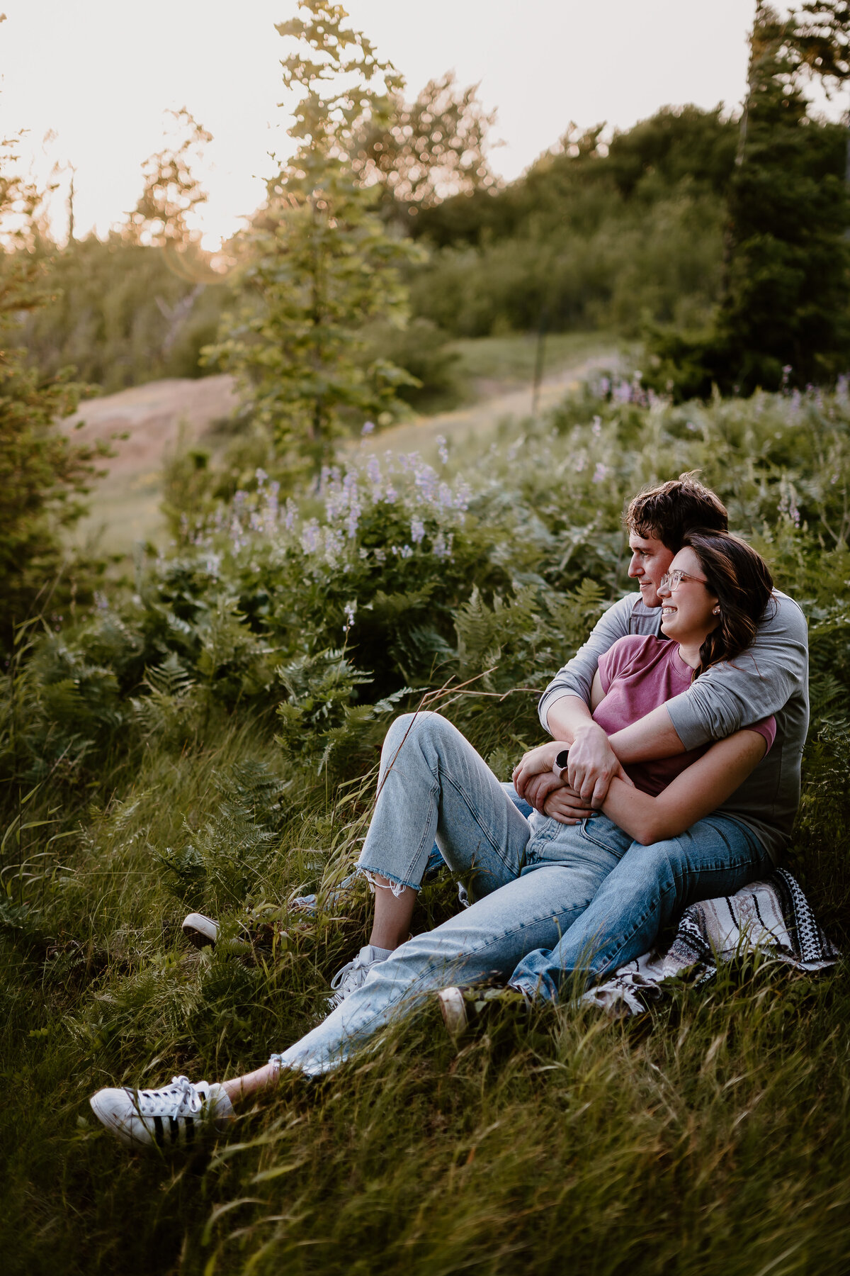 engagement photos at the gorge in Oregon by Magnolia June Visuals