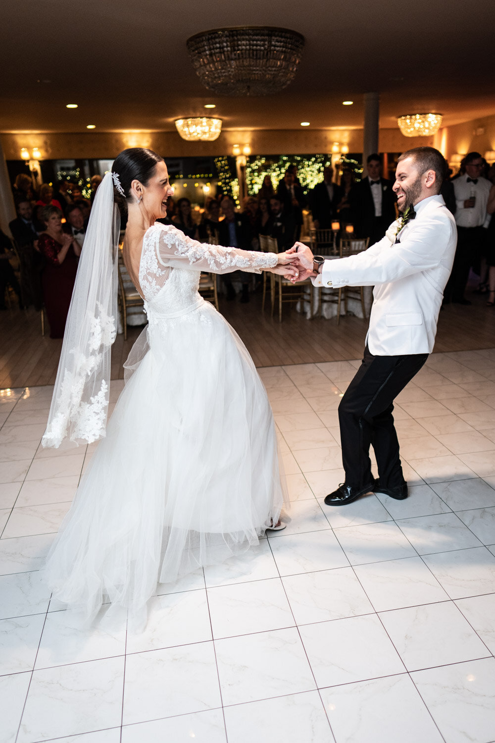 Bride and groom first dance at Southern Oaks