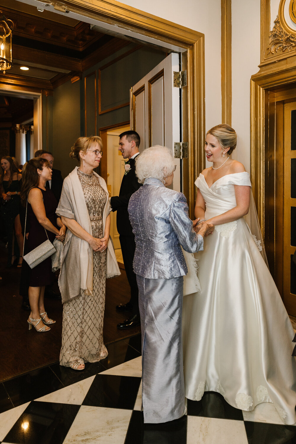 urban-row-photo-the-belvedere-baltimore-wedding-photographer-34