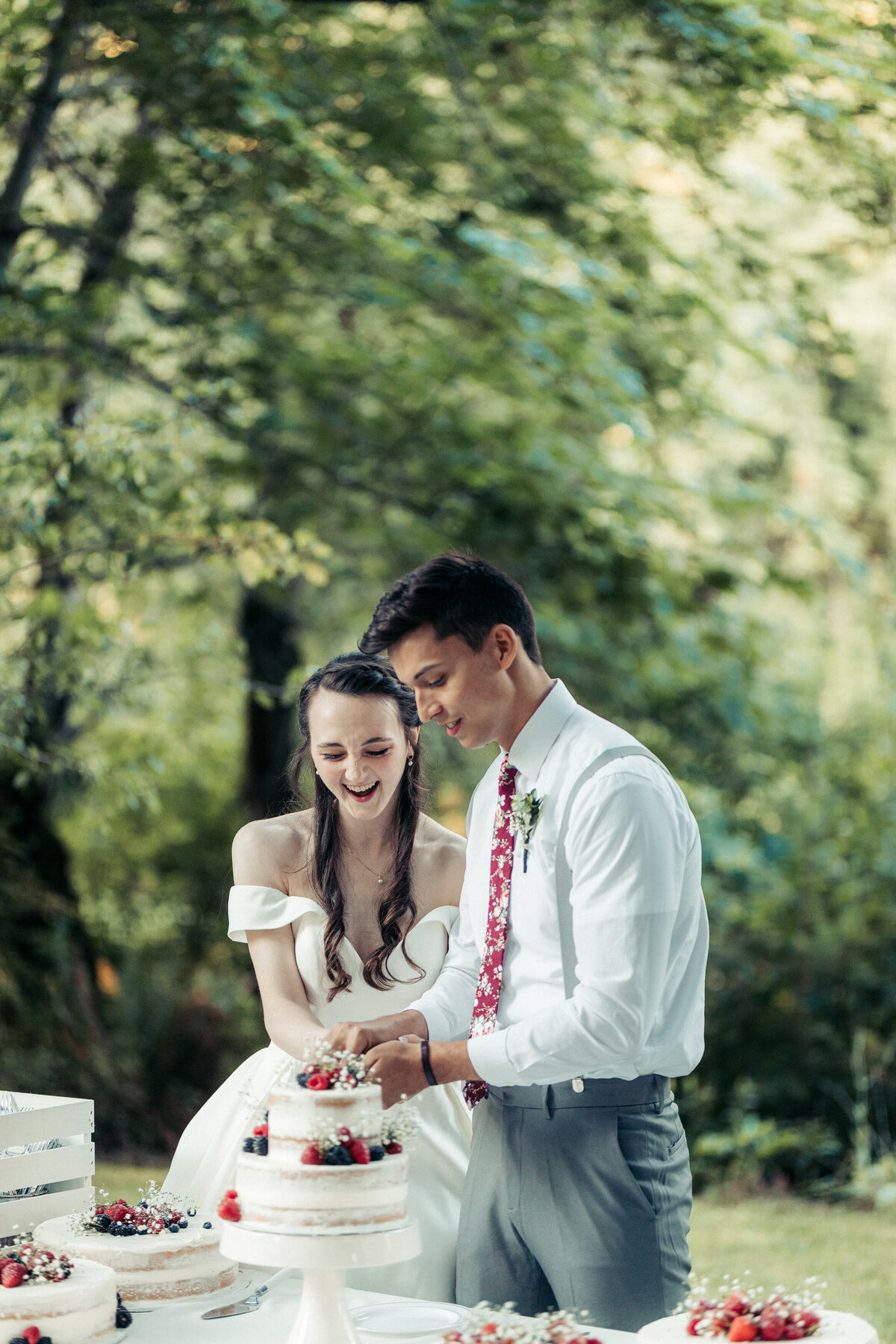 RIVERSIDE WEDDING IN THE OREGON