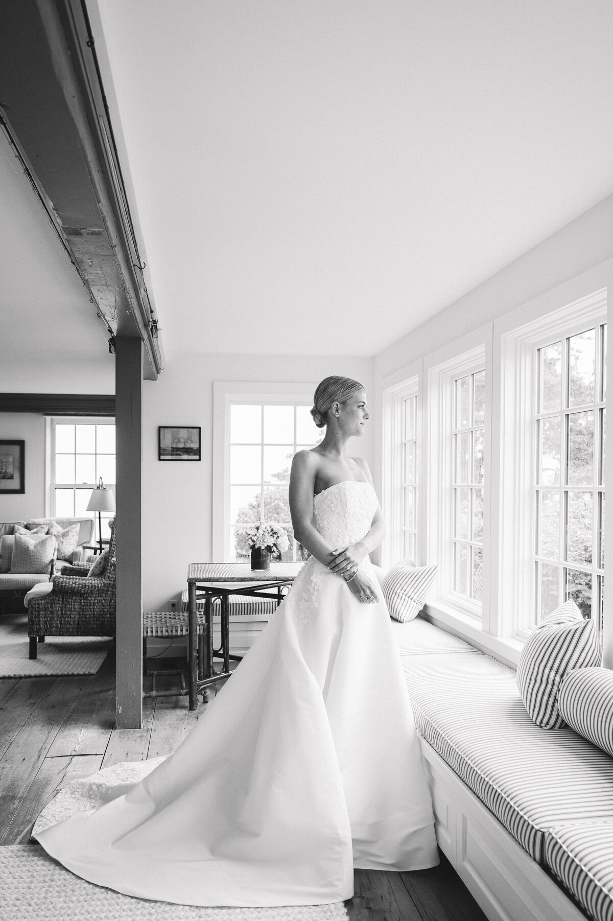 bridal-portrait-black-white-ducksholm