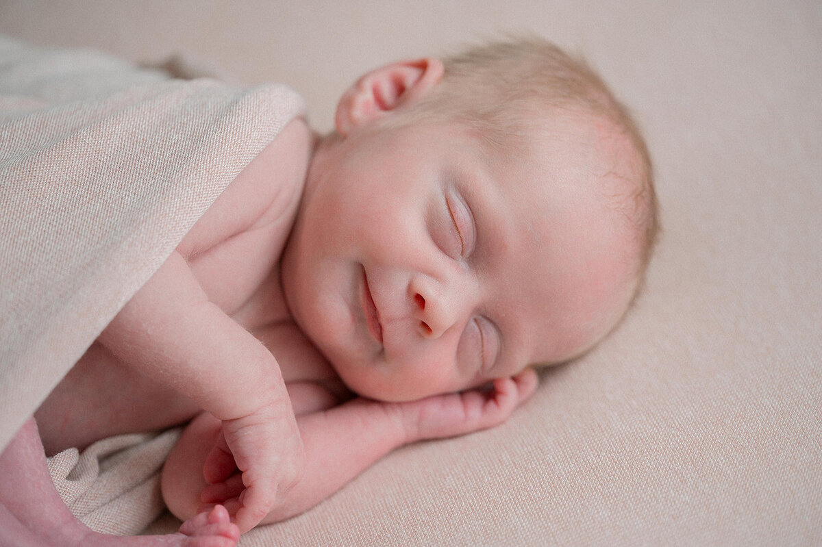 carmen_may_photography_pittsburgh_newborn_photos-35