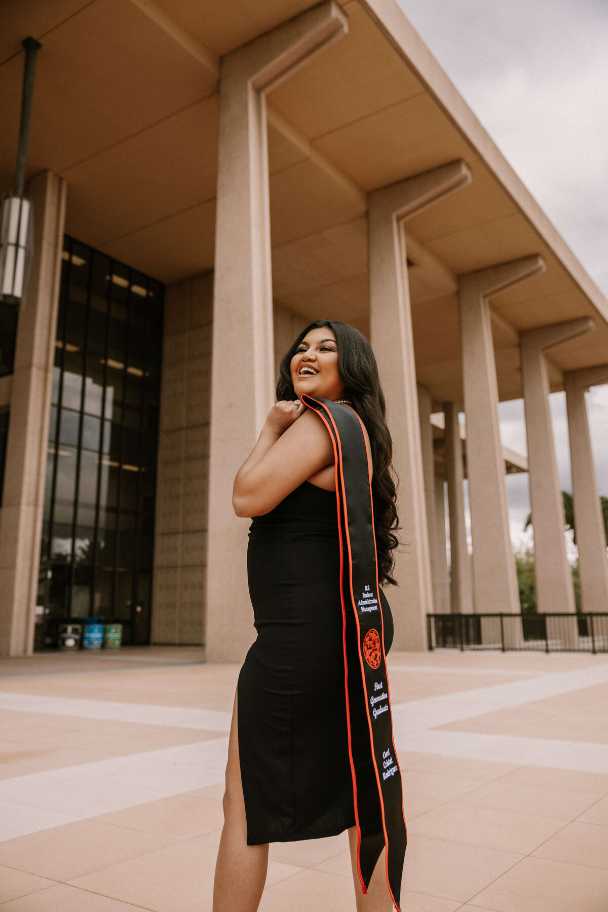 northridge-grad-photoshoot-university-masters-graduate-inspo-poses
