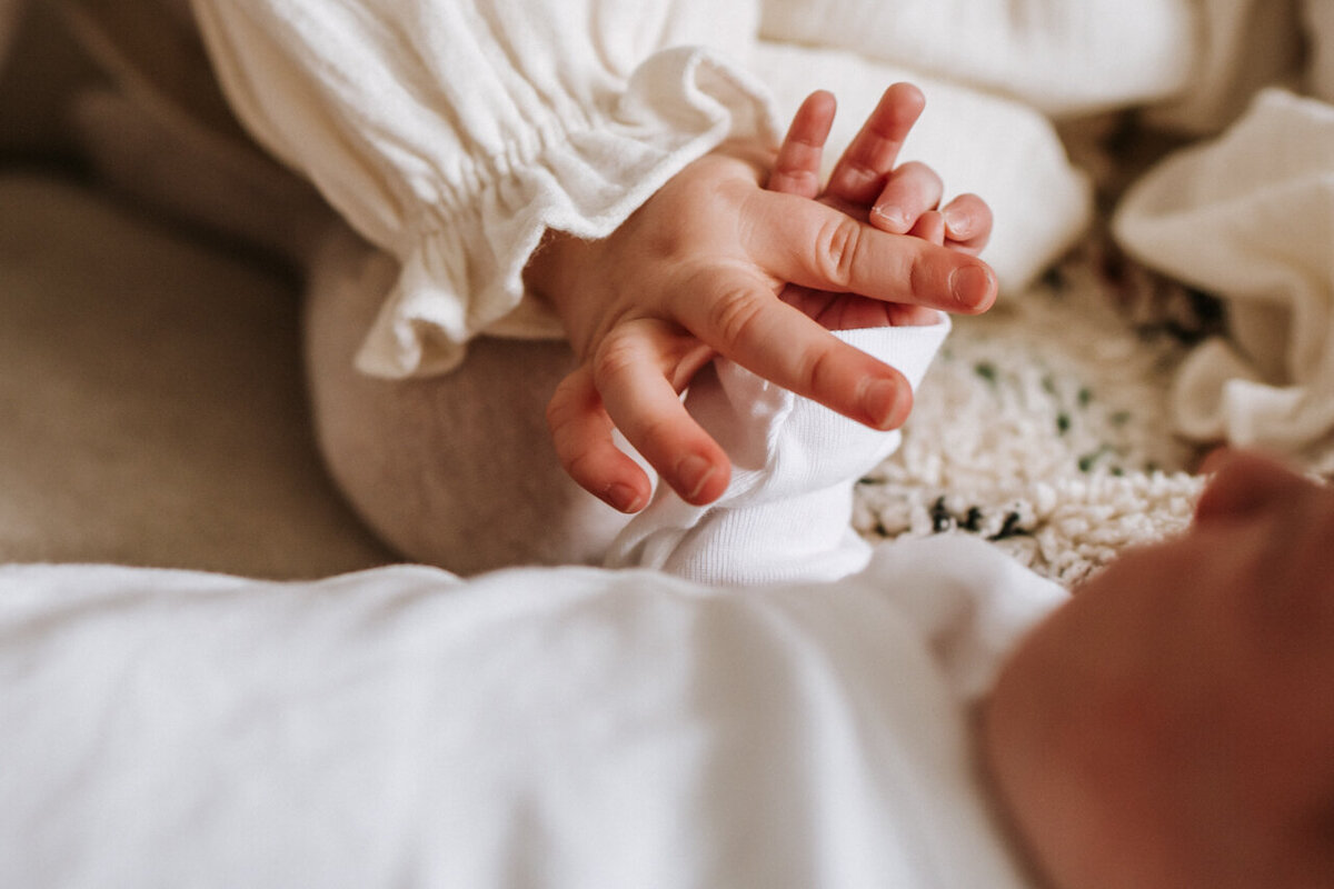 newborn-birth-photographer-doula-buckinghamshire-2