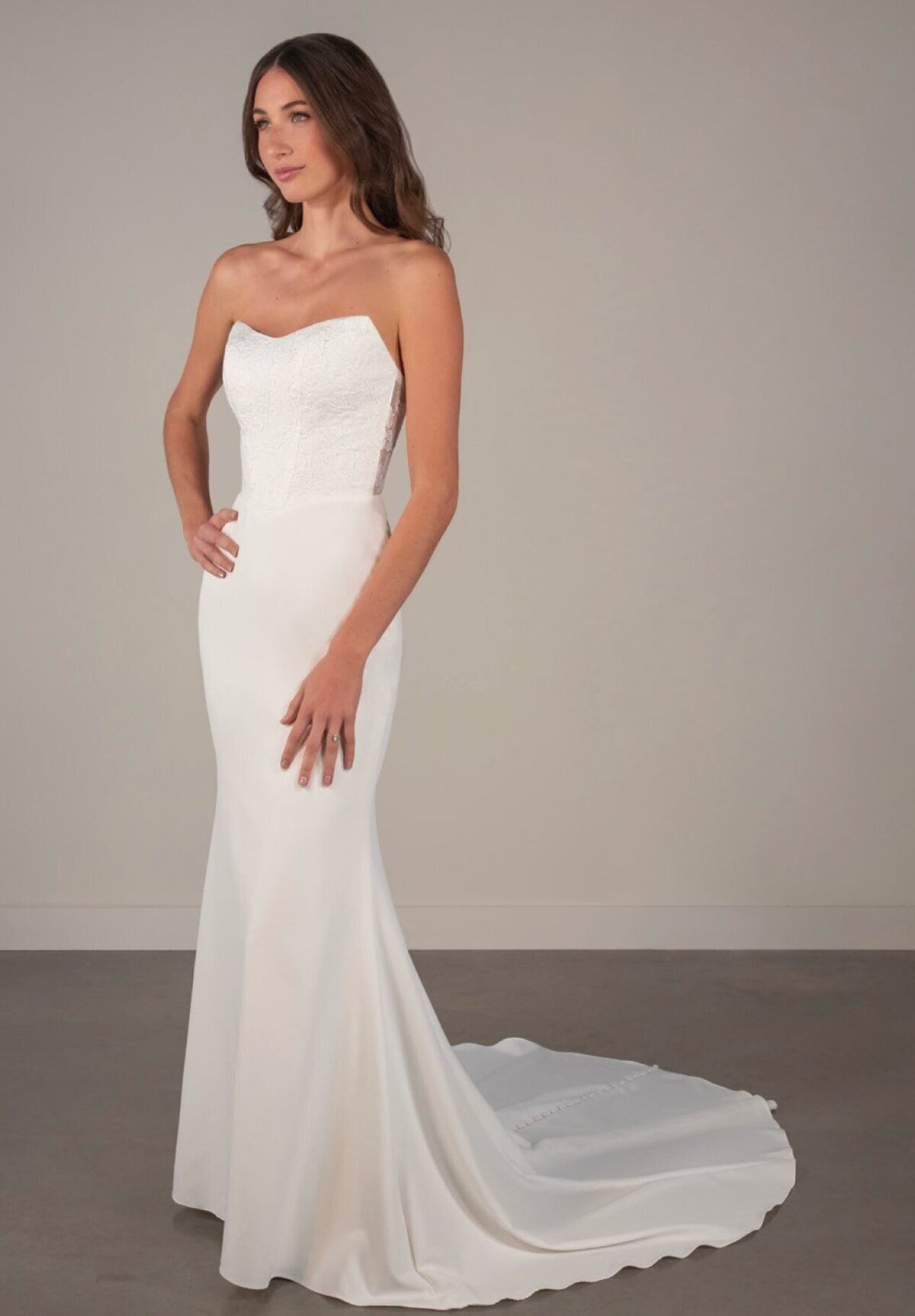 strapless-crepe-wedding-dress-lace-bodice-vogue-veil
