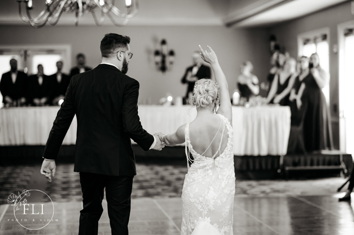 cincinnati wedding photographer ohio videographer reception photos first dance 