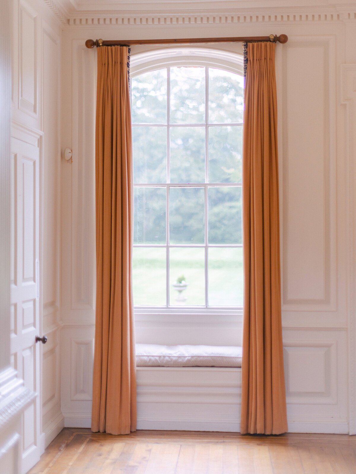 Kayla Stoate Photography Editorial Wedding Ardington House Oxford Bridal House