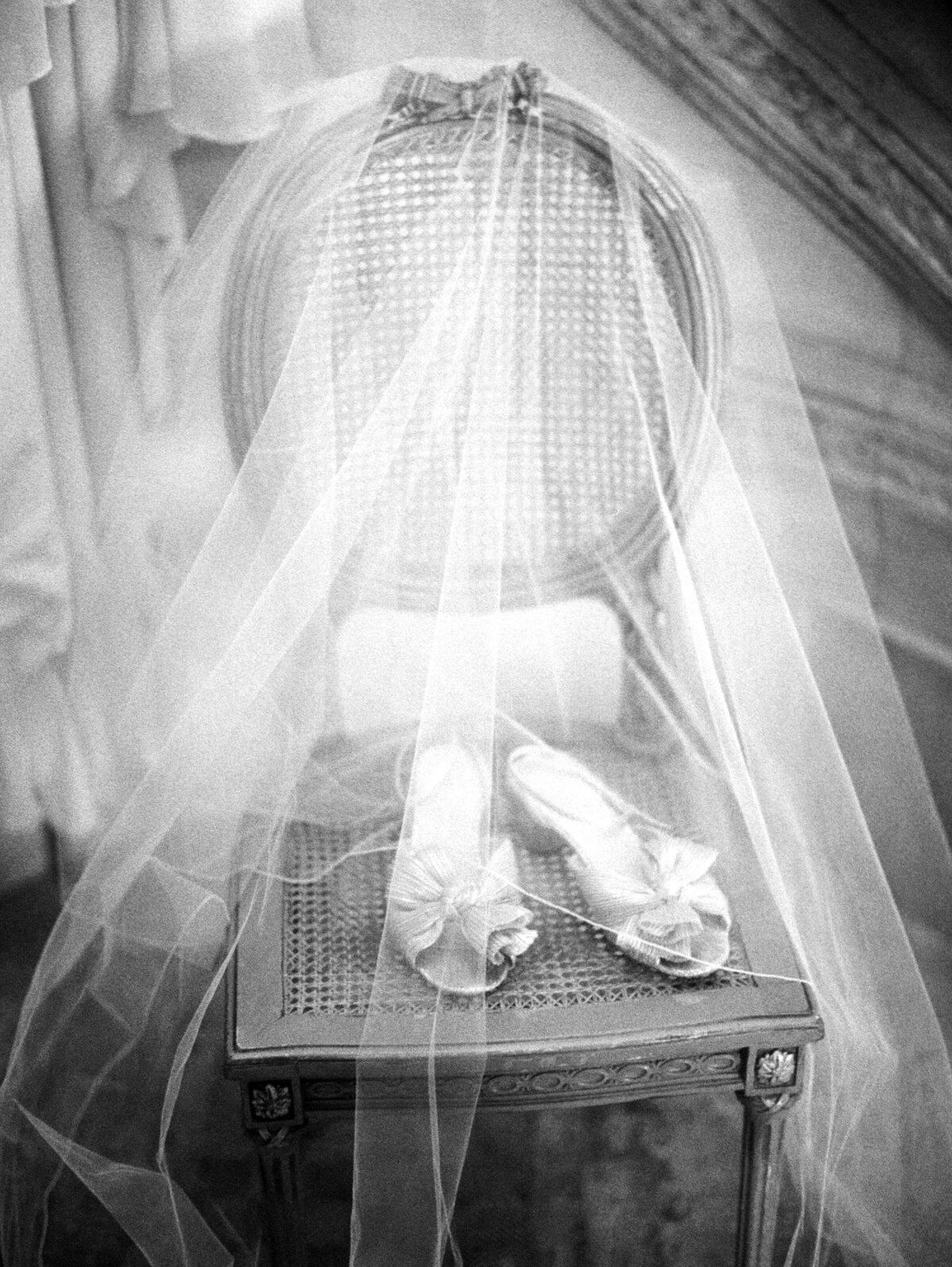 Wedding photography at Chateau Martinay in Provence, France - 33