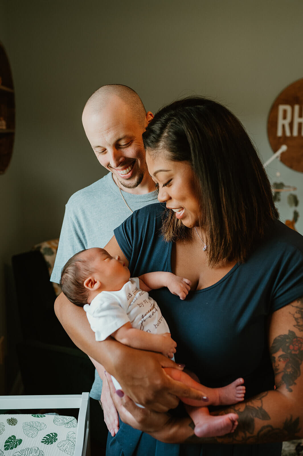 charlotte-nc-newborn-photo-session-lifestyle