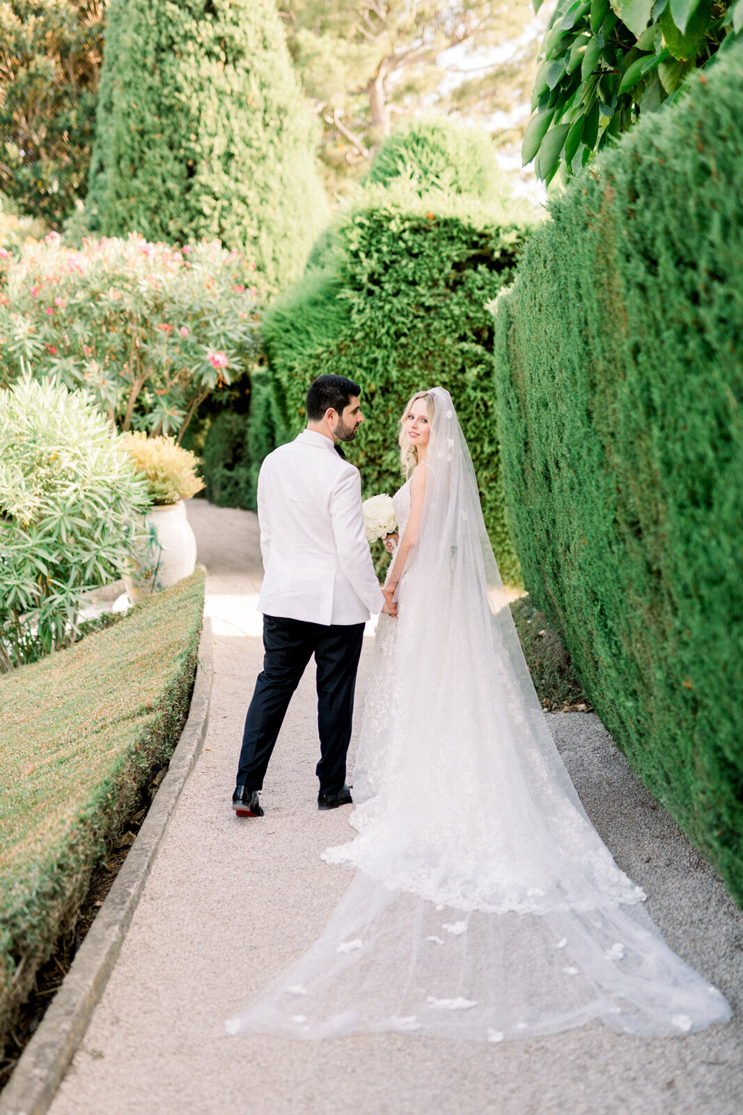 Evgeni+Rimma_Wedding-Villa-Ephrussi-de-Rothschild_MichelleWeverPhotography-349