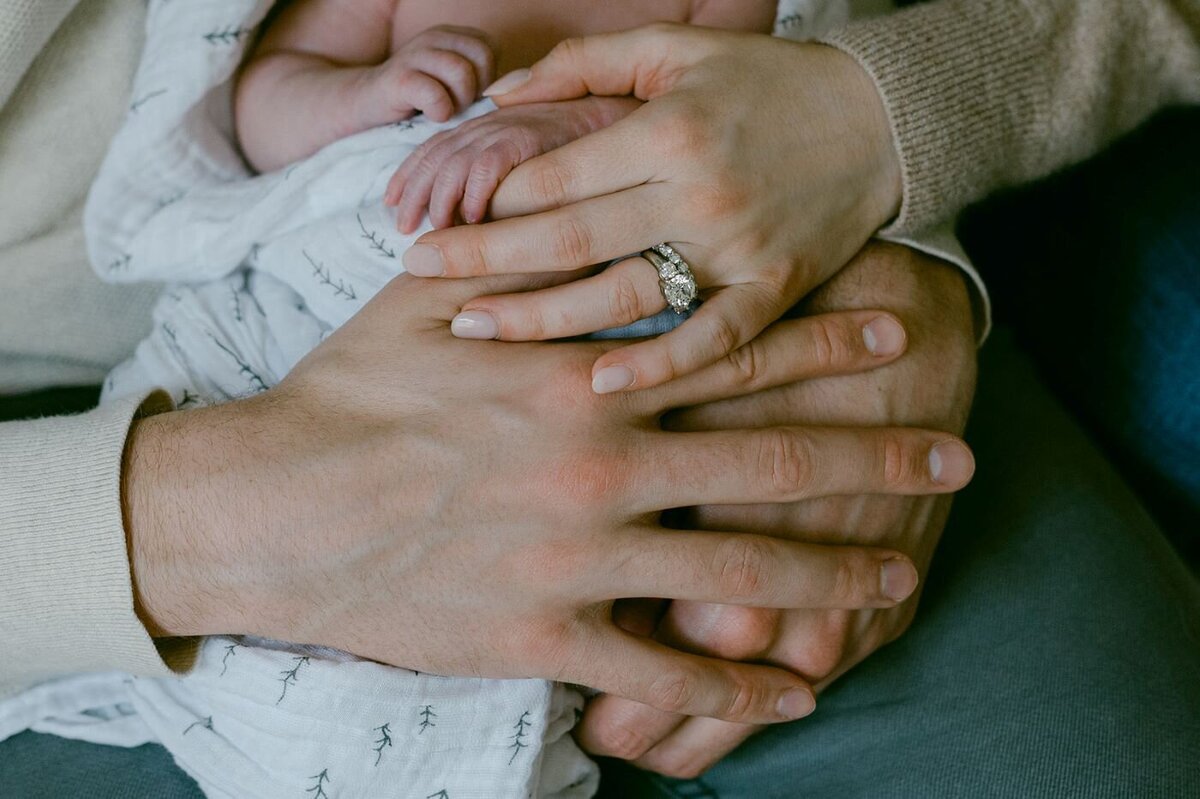 bella-luce-by-michelle-andrea-new-england-photographer-newborn-perry-family-46