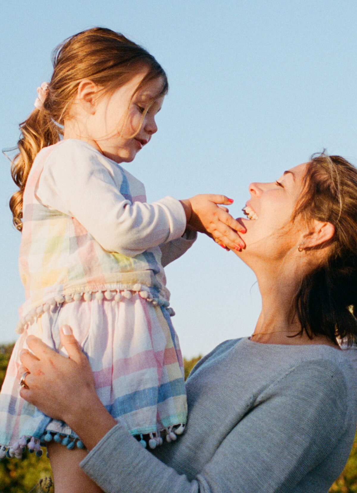 torquay-beach-in-home-maternity-family-photoshoot-on-film-Bobby-Dazzler-Photography-18