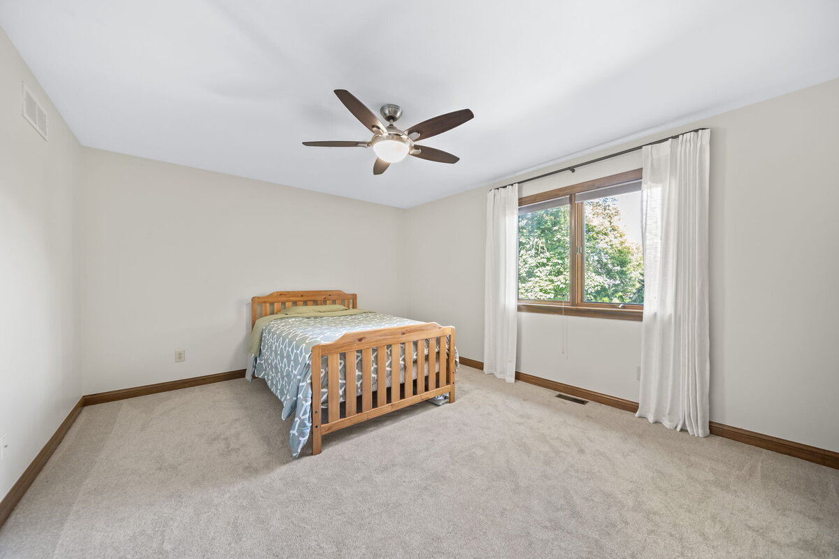 64-web-or-mls-A7407496