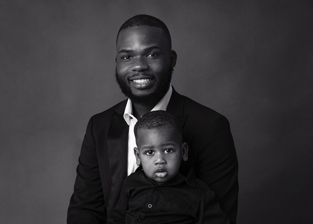 FAMILY_DADWITHSONBLACKANDWHITESTUDIO