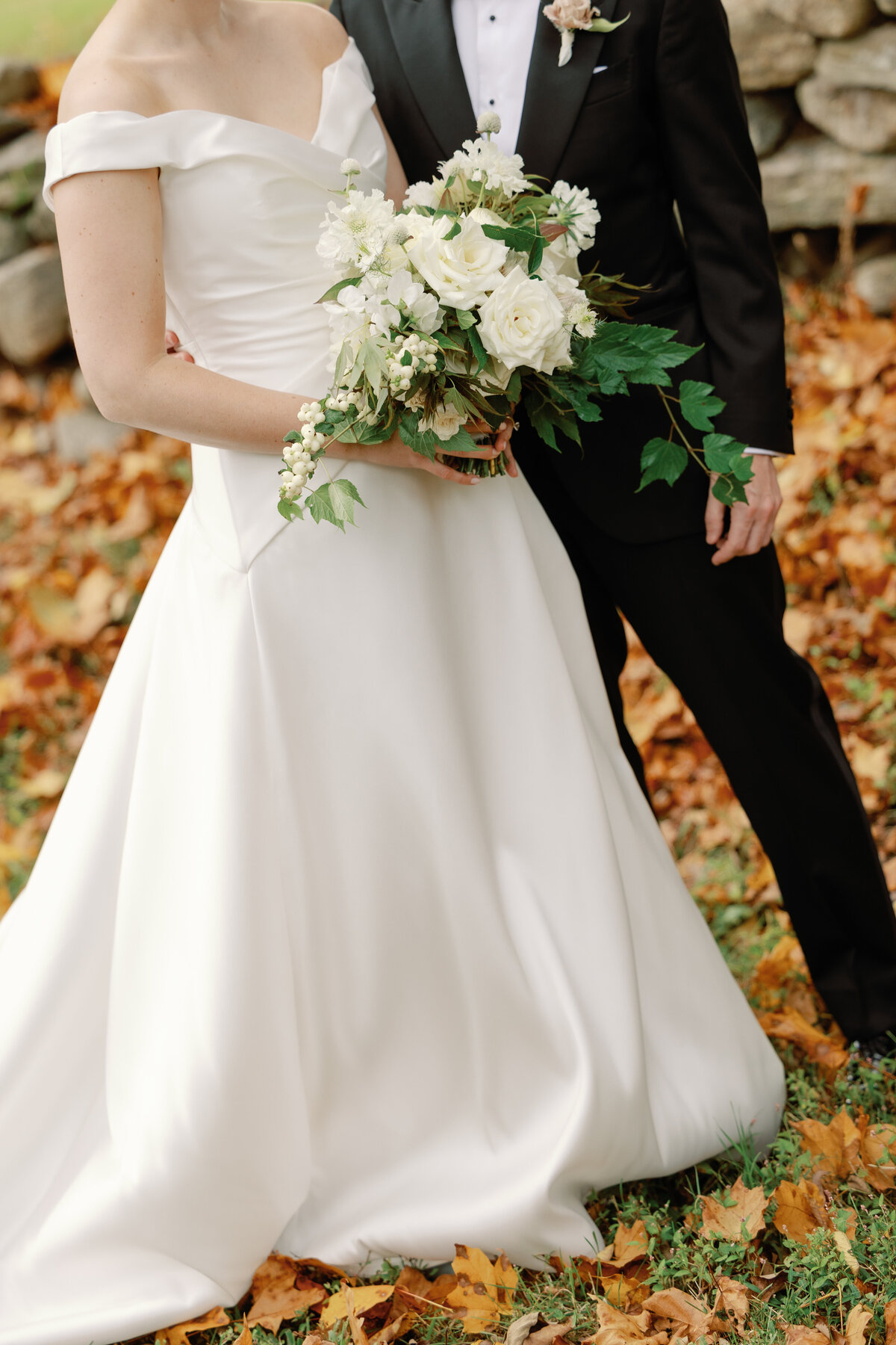 fall-wedding-portraits-at-willow-hill-ct