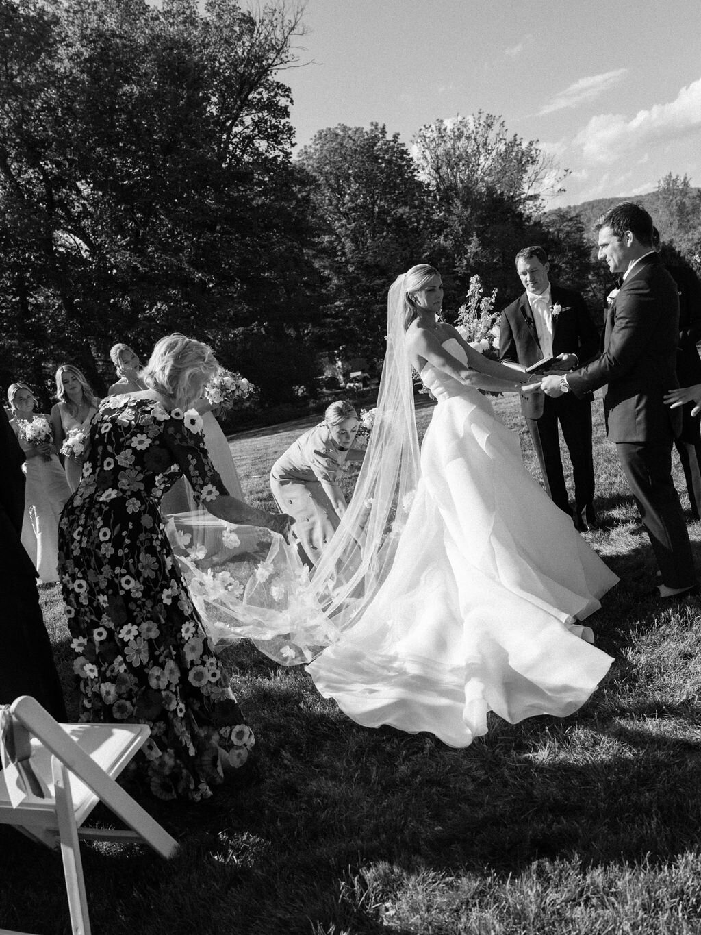 NikkiSanterre_EastCoastLuxuryWeddingPhotographer_CliftonInnWedding_Sky&Ryan-89