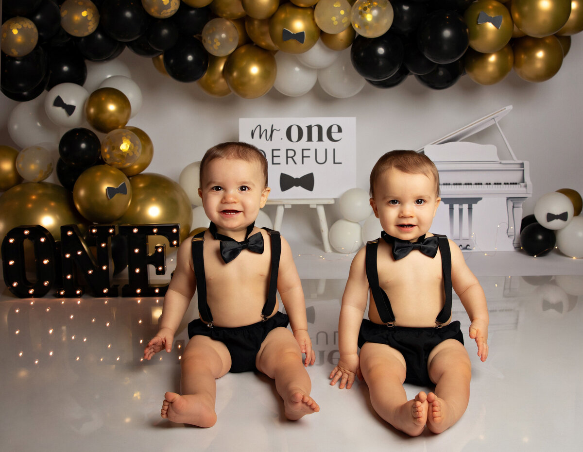 cakesmashbestphotographertudiofamilybirthdaynewbornboyamilynewborngirlfirstbirthdayportraiturephotographystudioportraitsnewborngirlboyfamilyEvaMaganaPhotographychildphotographer (7 of 10)