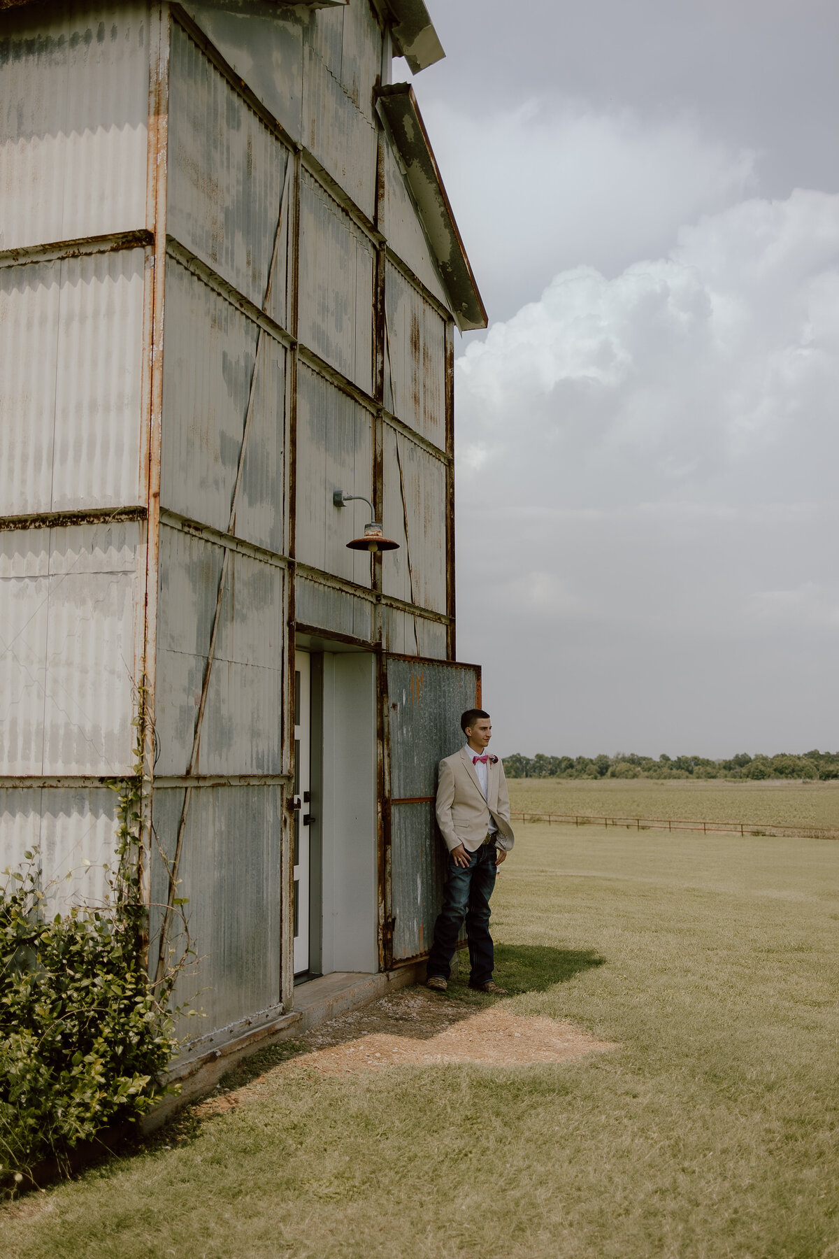Classic wedding photography at The Gin at Hidalgo Falls in Navasota, Texas.