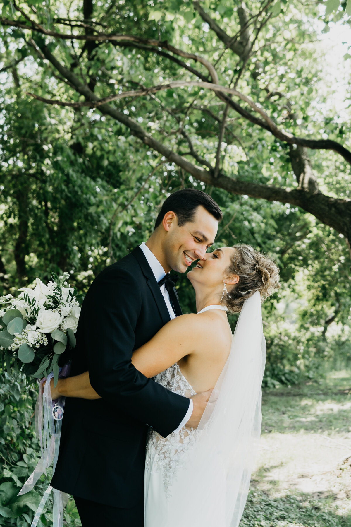 Walaloominnesotaweddinghighlandhillschaletbywalaloophotography-96