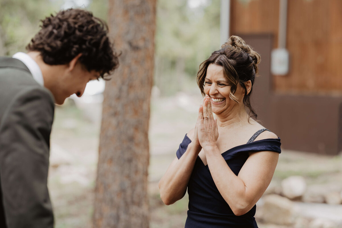 Grants first look with his mom, Ashley & Grant - Allison elise Photo-2