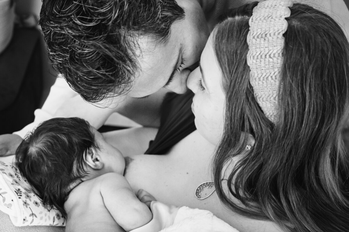 newborn-family-session