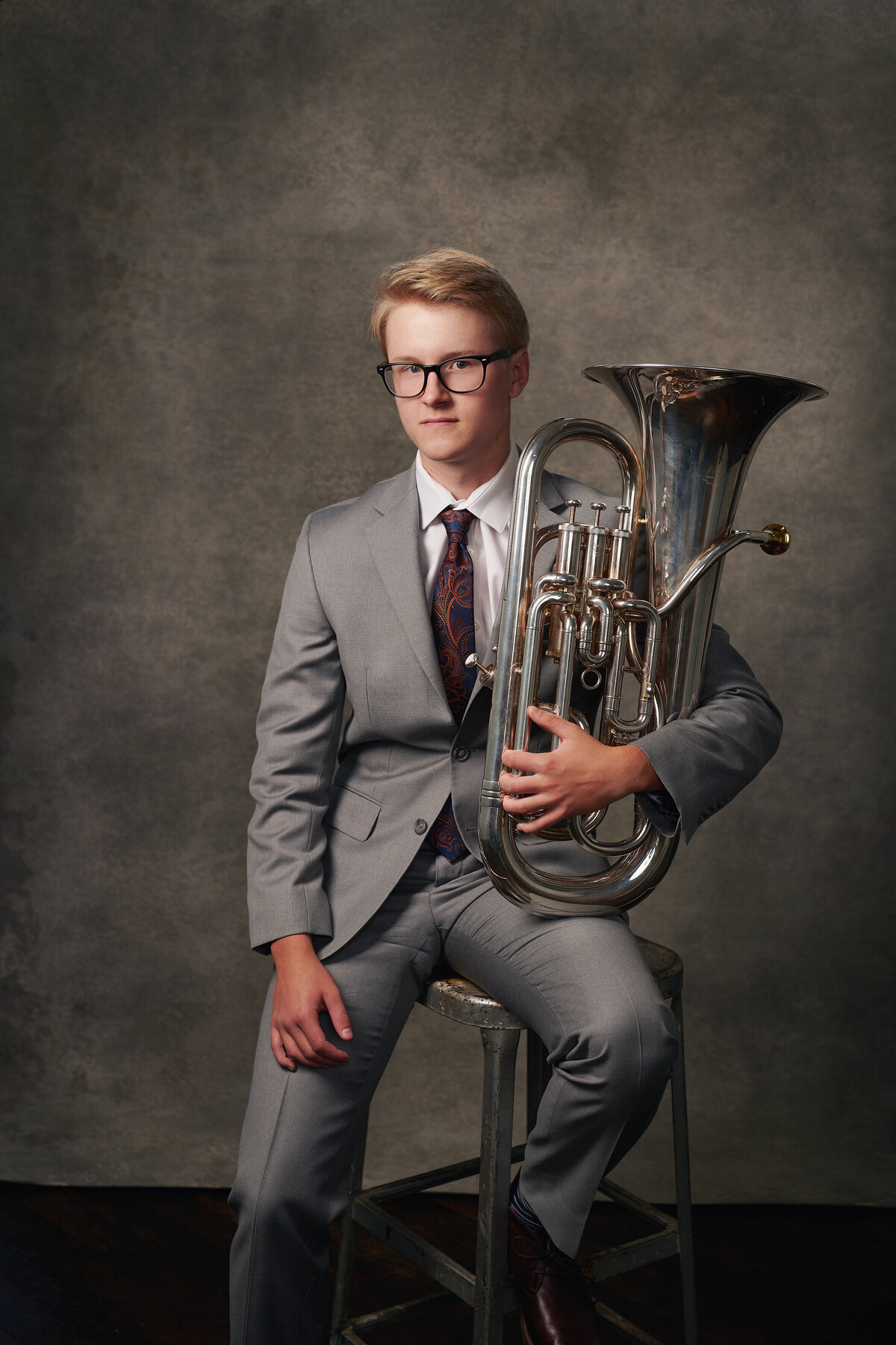 Tuba euphonium senior photos gq 1