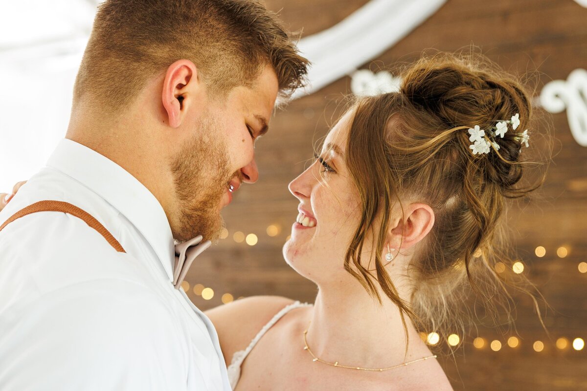 1137-BekaMatthew-Wedding-Photographer-St-Cloud-Brainerd-MN-MindiJenningsPhotography