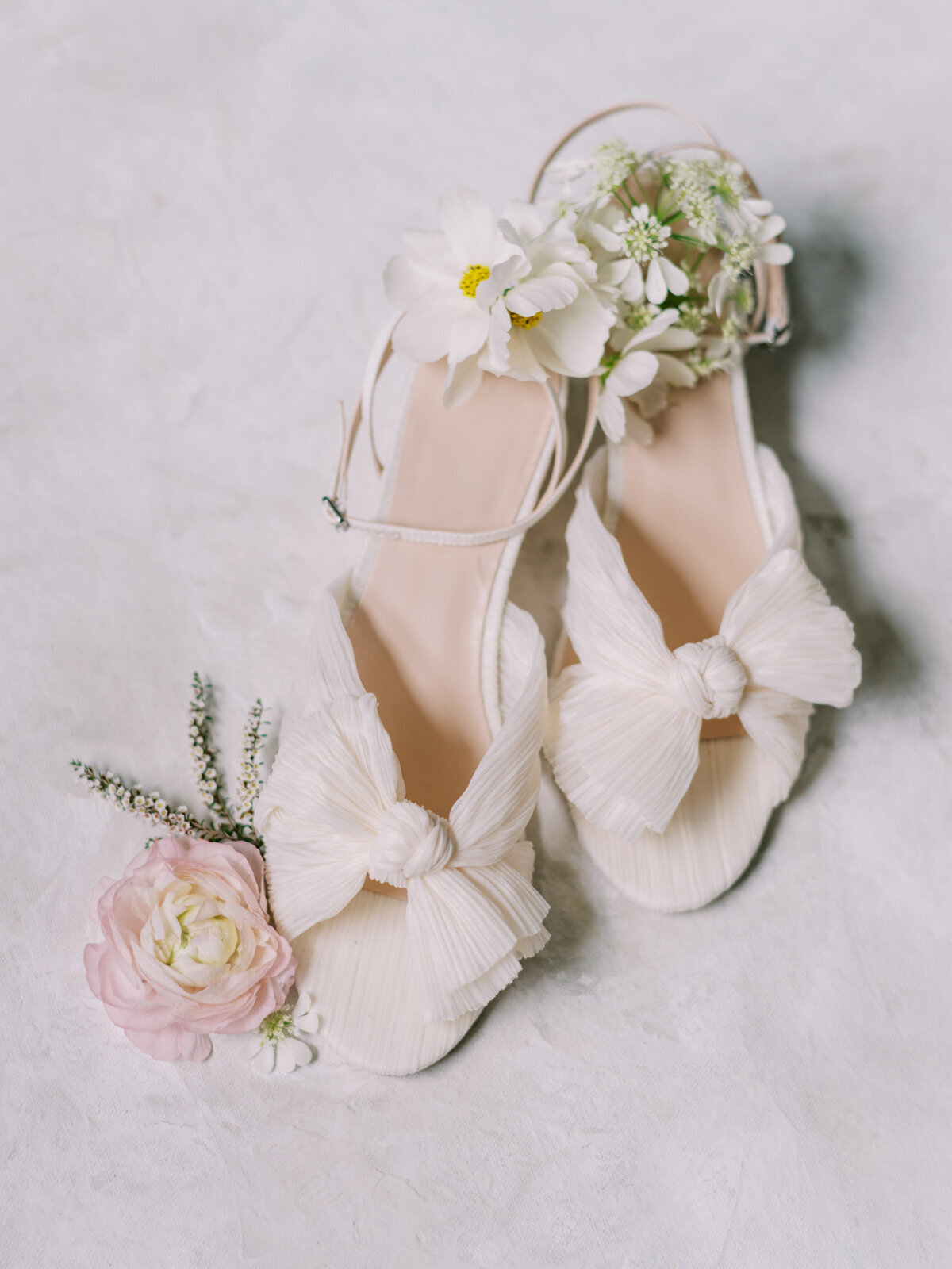 preview-haute-stock-photography-subscription-something-blue-collection-21