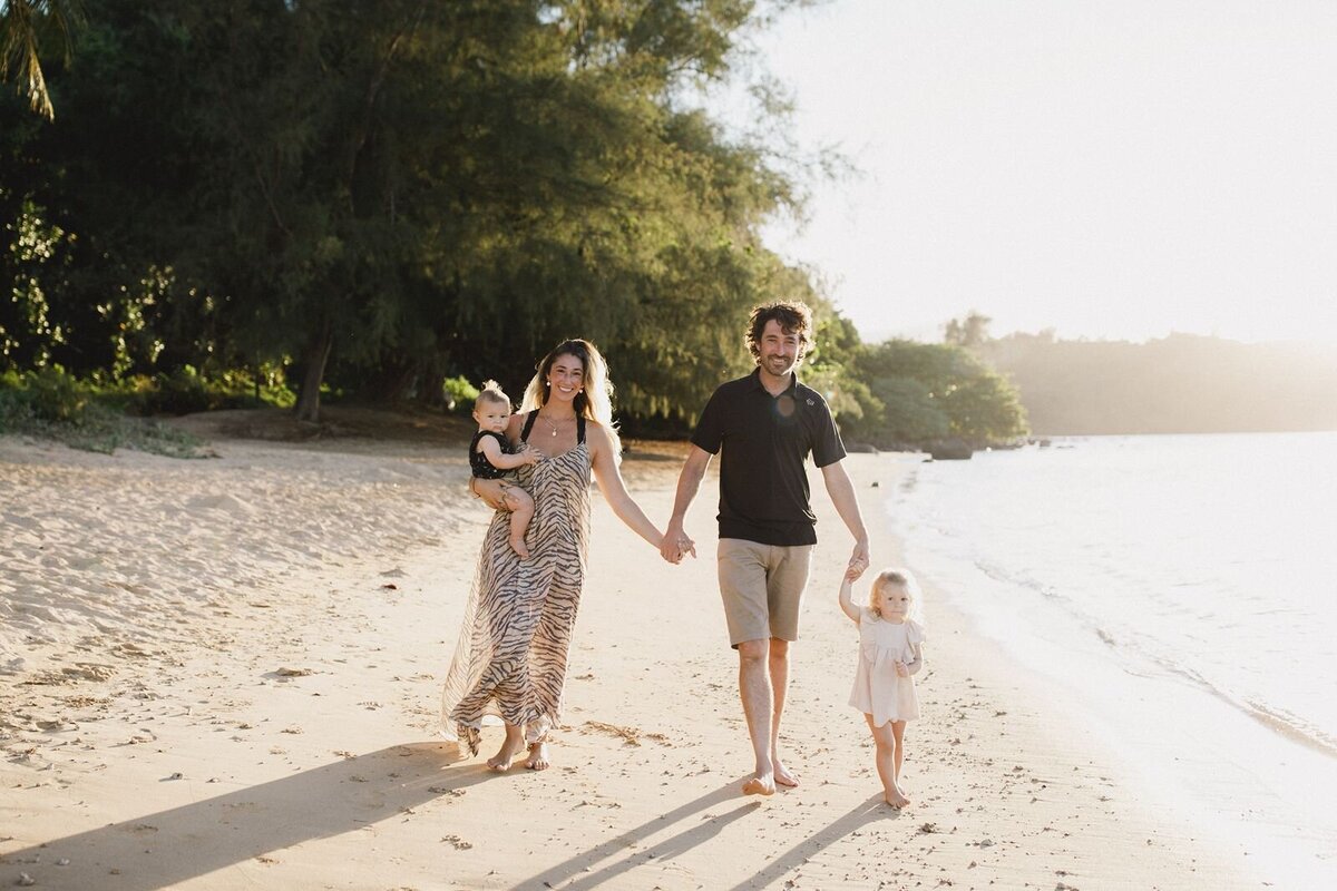 family-portraits-kauai-beach