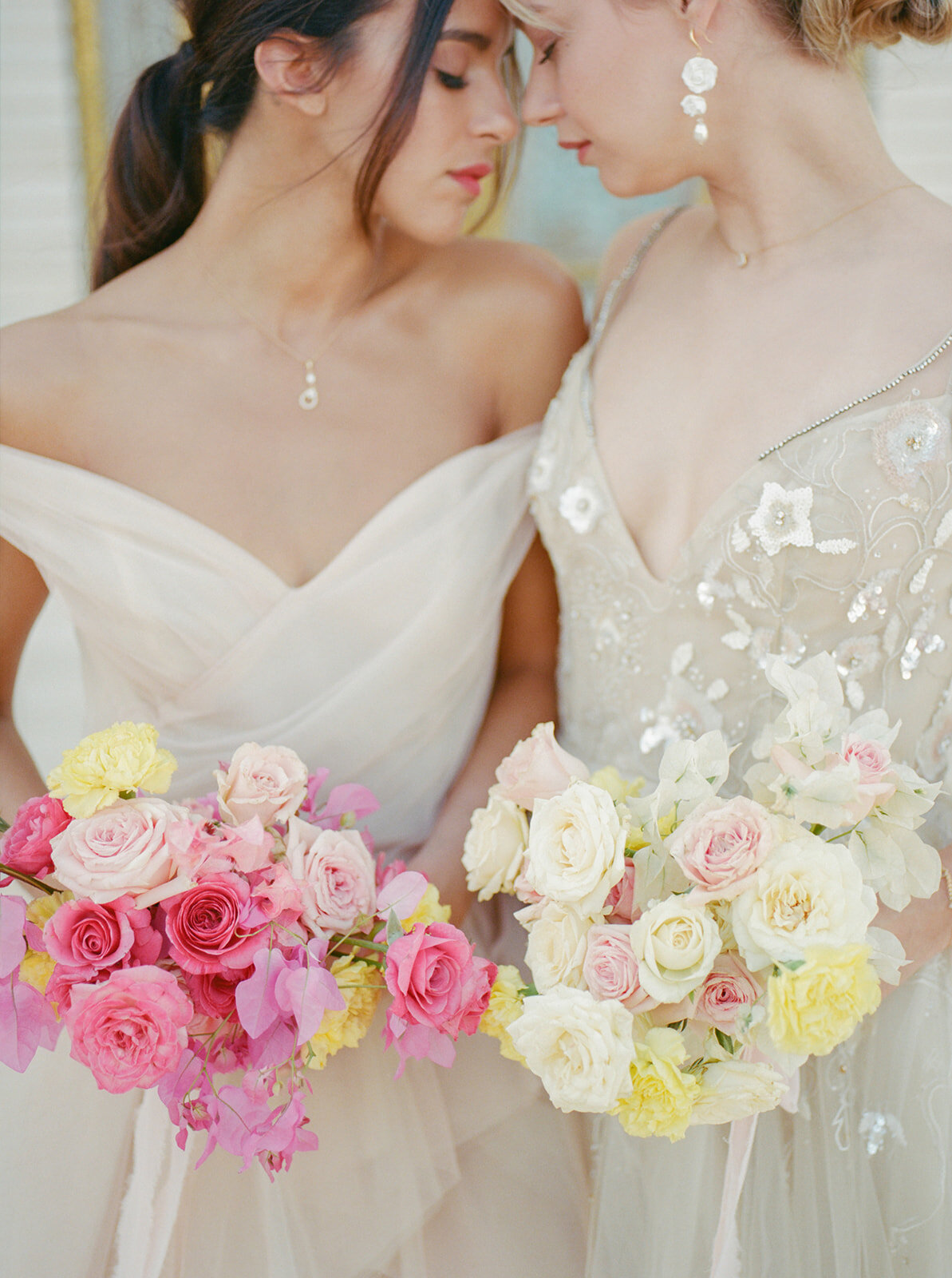 Destination wedding inspired by pink bougainvilleas at Dar Oomi Djerba Veronique lorre direction artistic floral designer Thomas Audiffren15