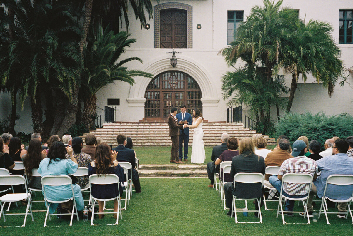 santa-barbara-court-house-intimate-wedding-olive-and-oath-123