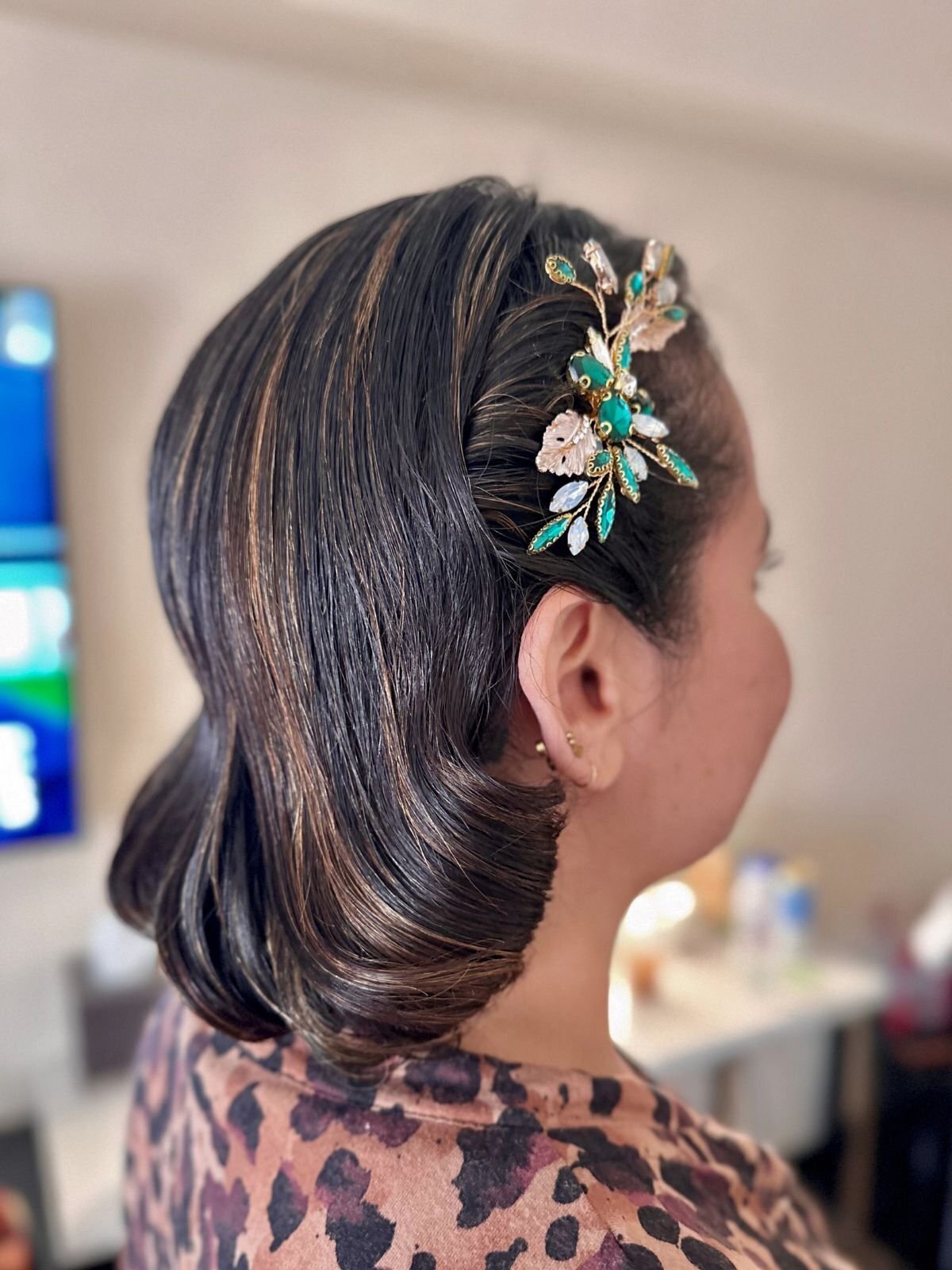 vintage-sculpted-pageboy-wave-hair-accessory-las-vegas