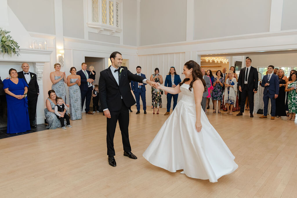 first-dance-the-springfield-country-club-ma-3.jpg