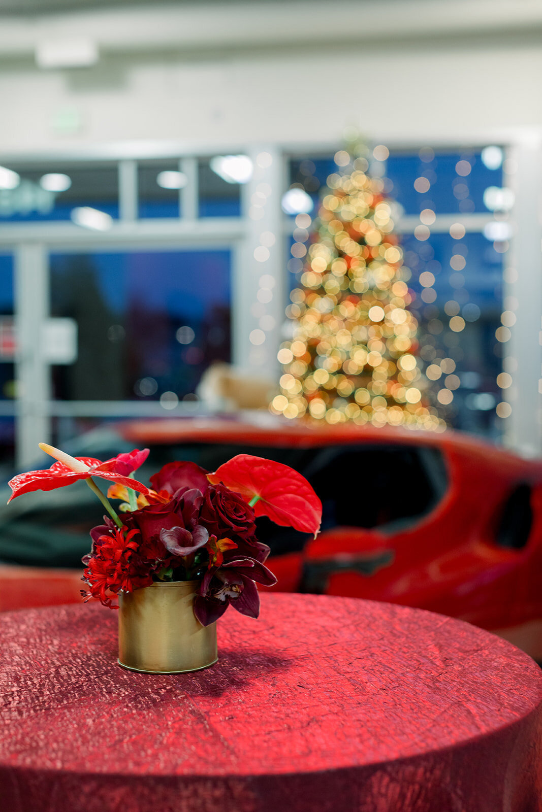 ferrari-of-denver-christmas-party-table-decor