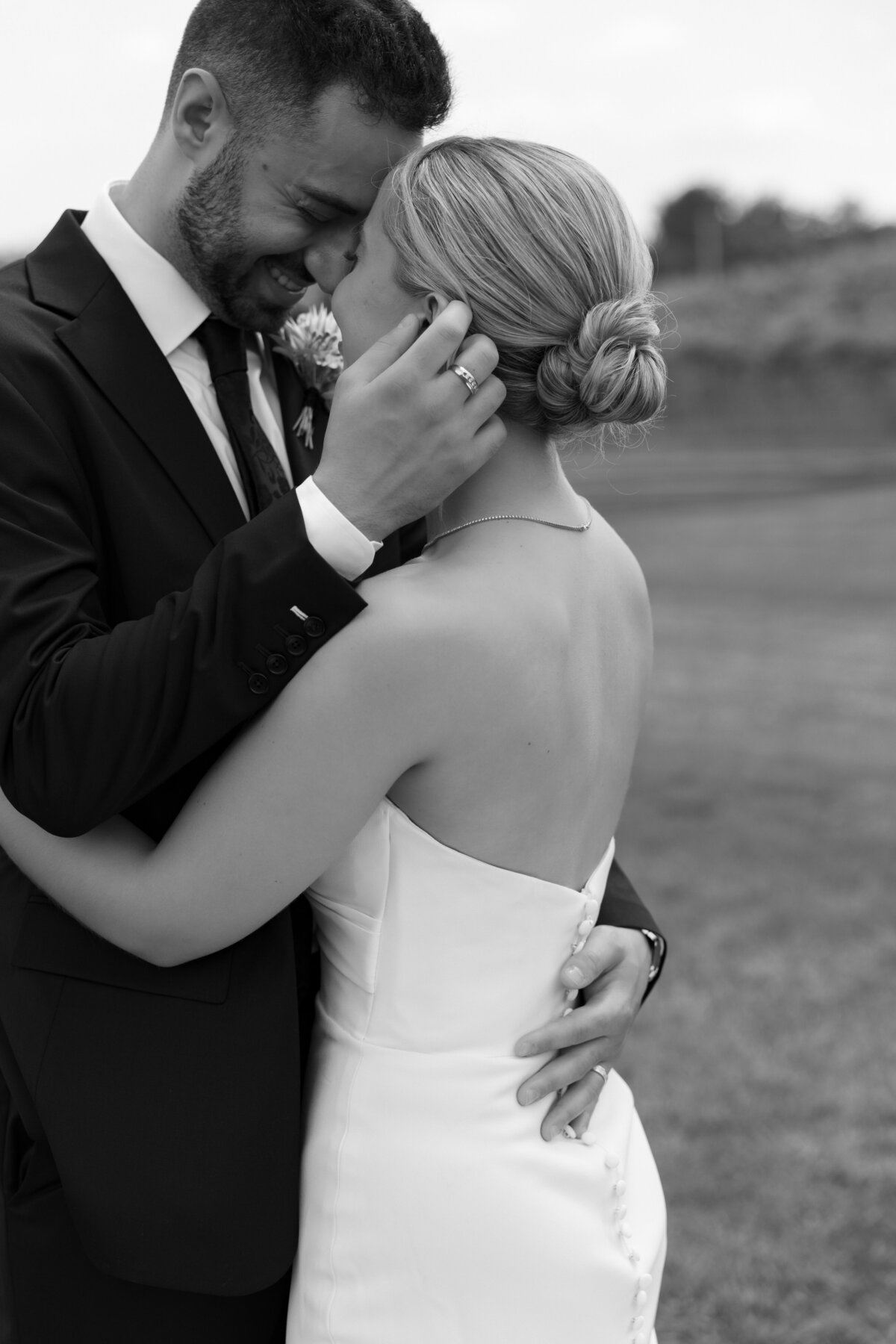 loui_photography_7_vines_winery_summer_wedding_brittney_adi-10