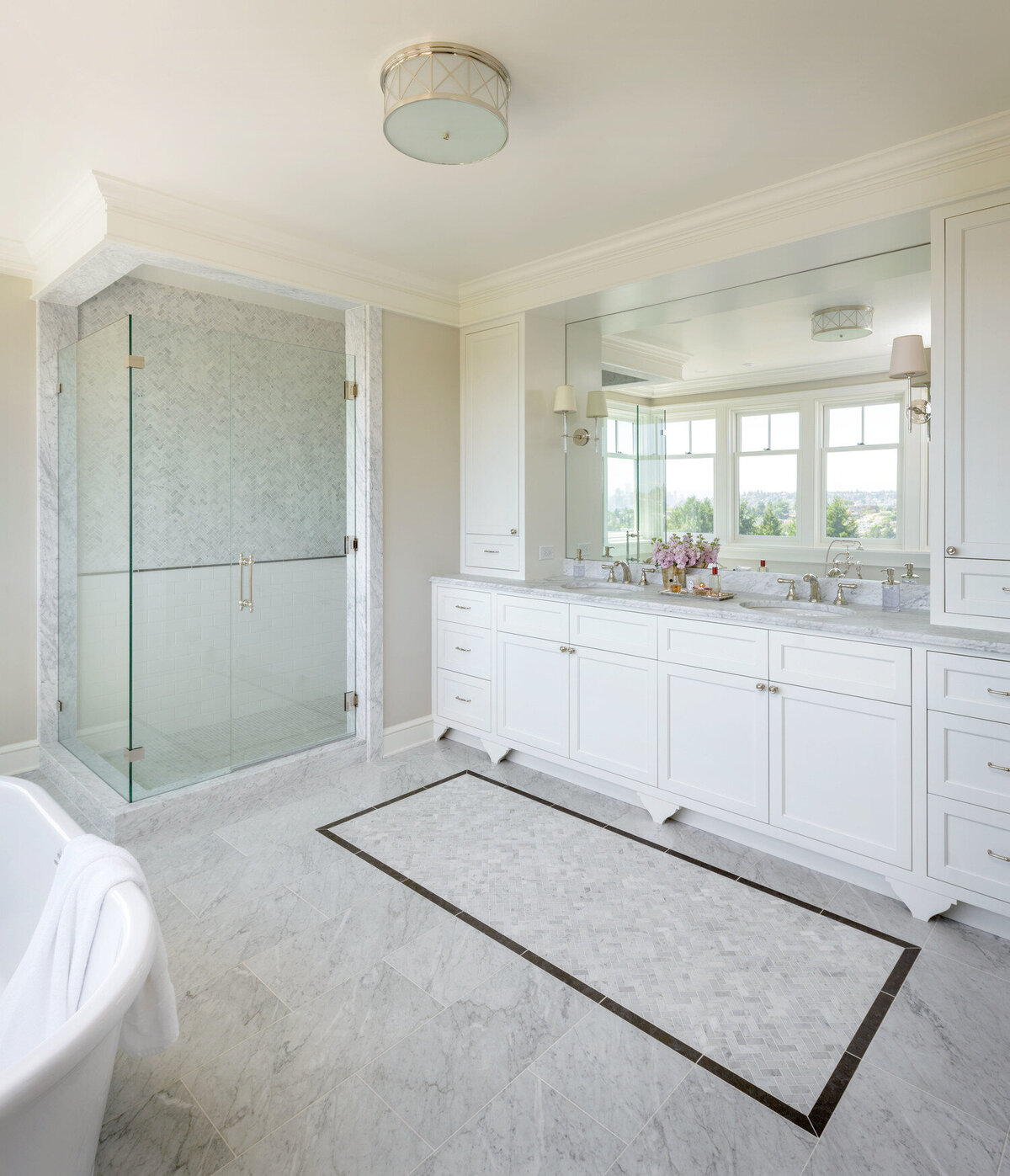 traditional-white-bathroom-walk-in-shower_Magnolia-Seattle-Washington_Marianne-Simon-Interior-Design.jpg.jpg