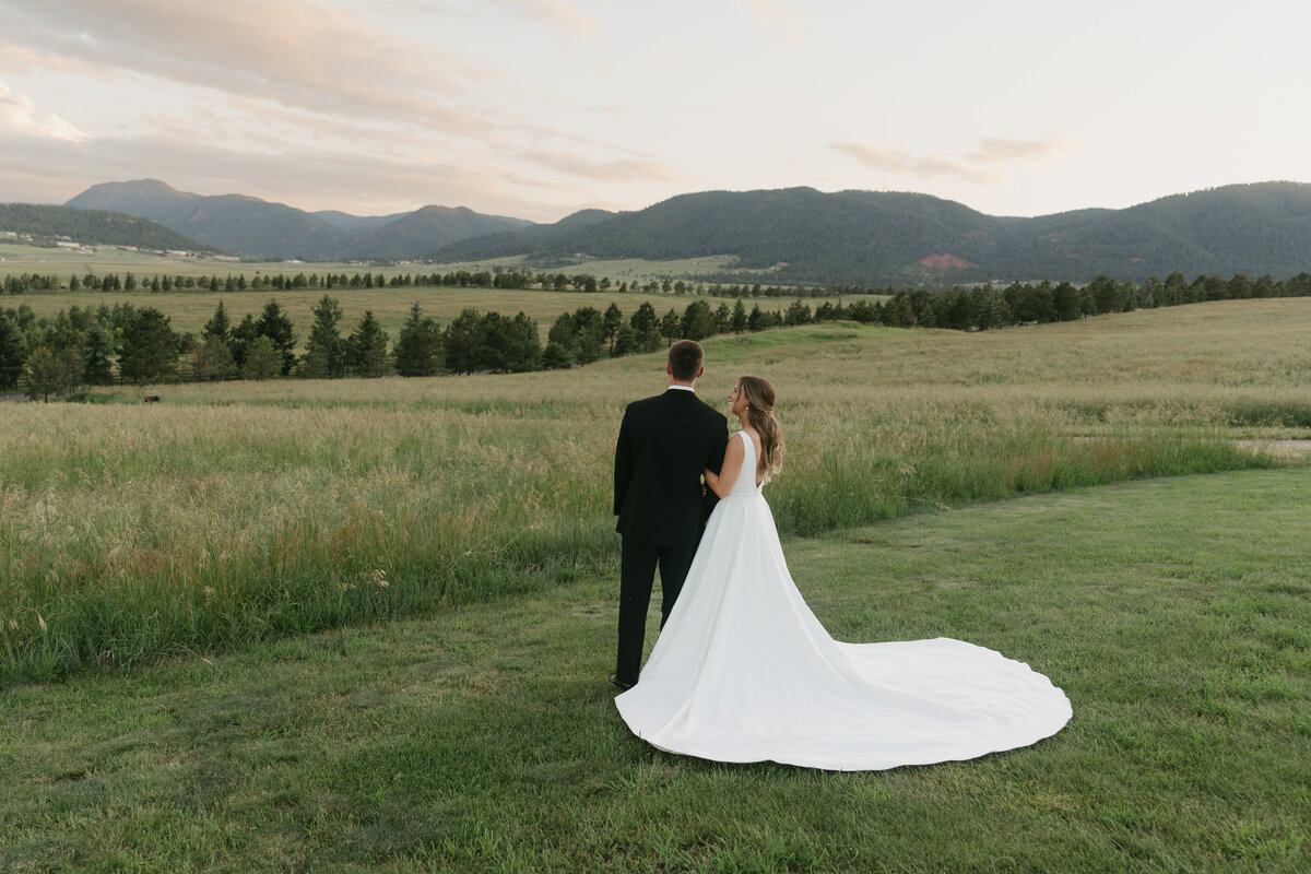 Emily_Zach_Wedding_CouplePortraits-13