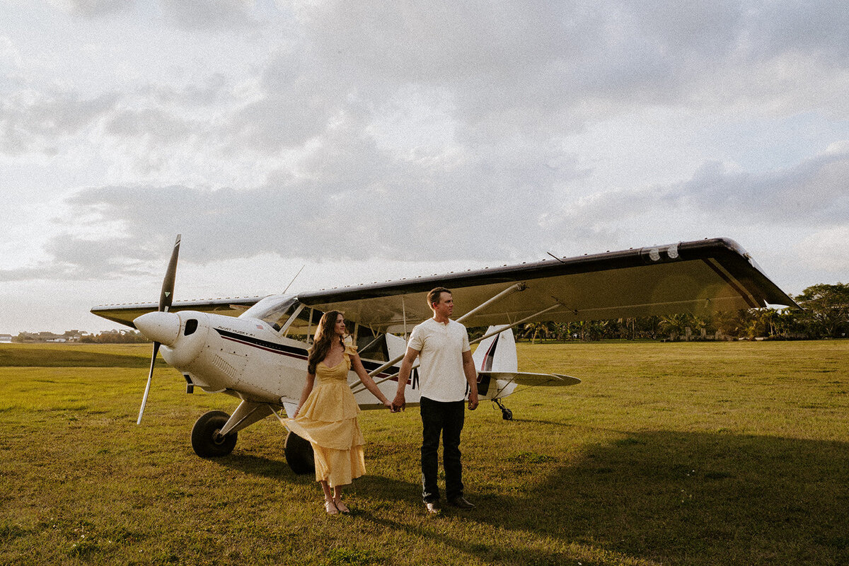 macie-chase-plane-engagement-session-miami-115_websize