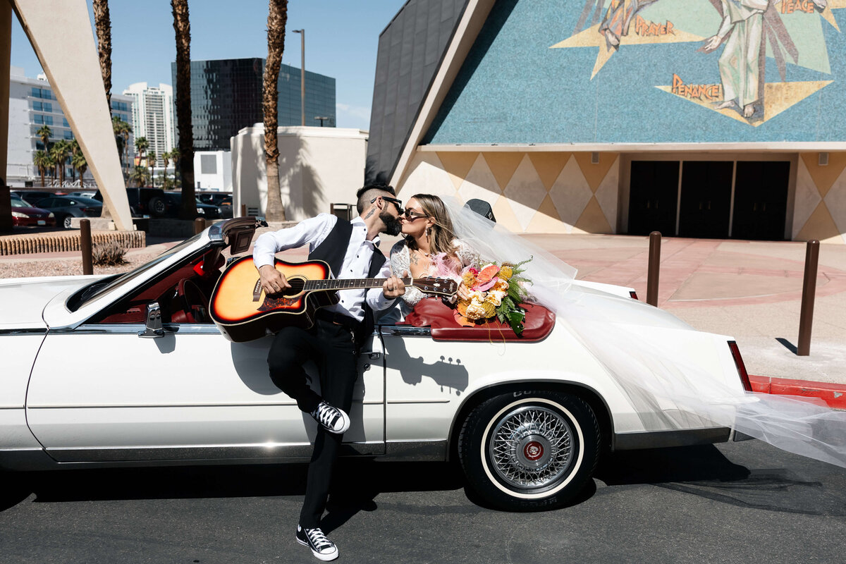 92_riskyexposure_sasha-andy_las-vegas-elopement-photography