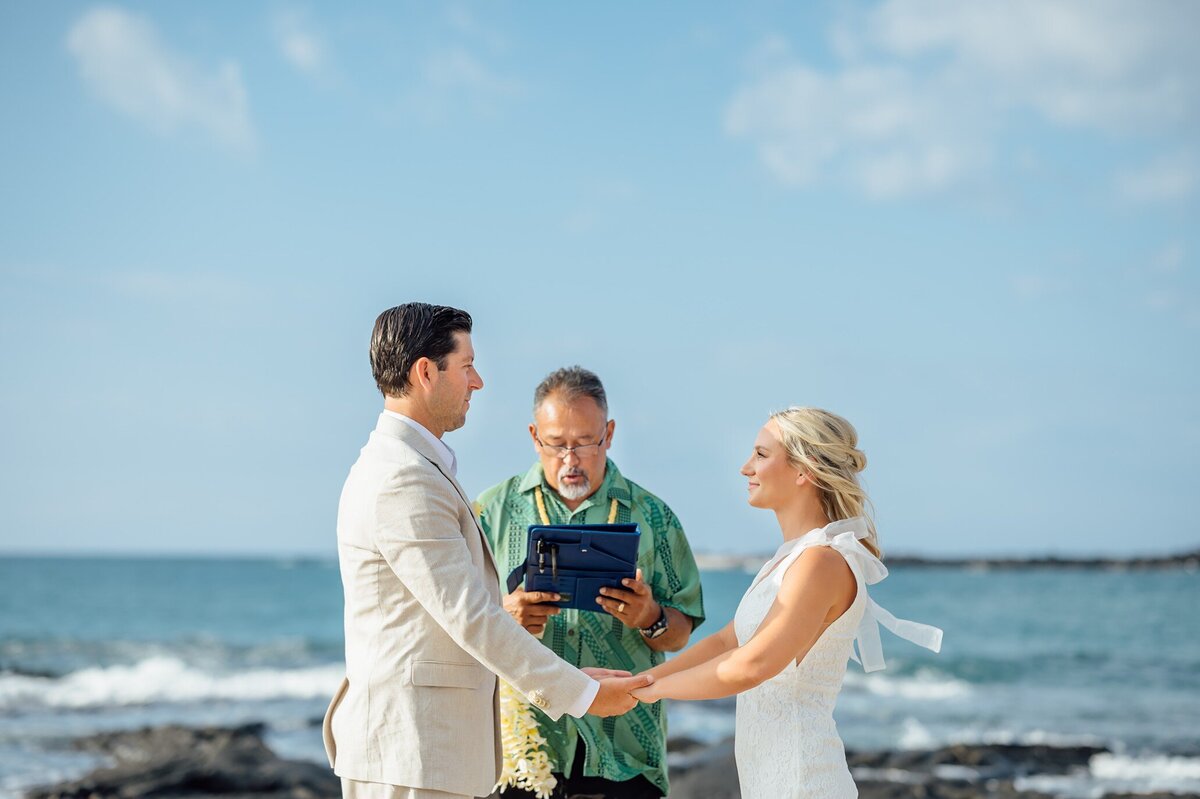 mahaiula-beach-elopement_0006