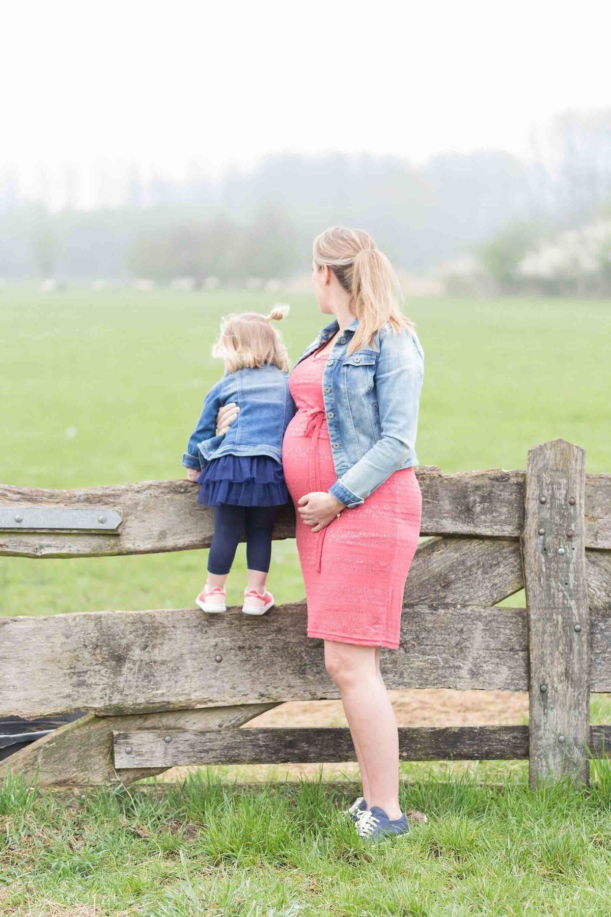 Zwangerschapsshoot buiten